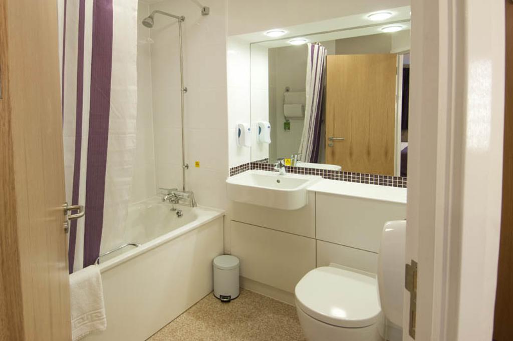 Premier Inn Liverpool Albert Dock Værelse billede